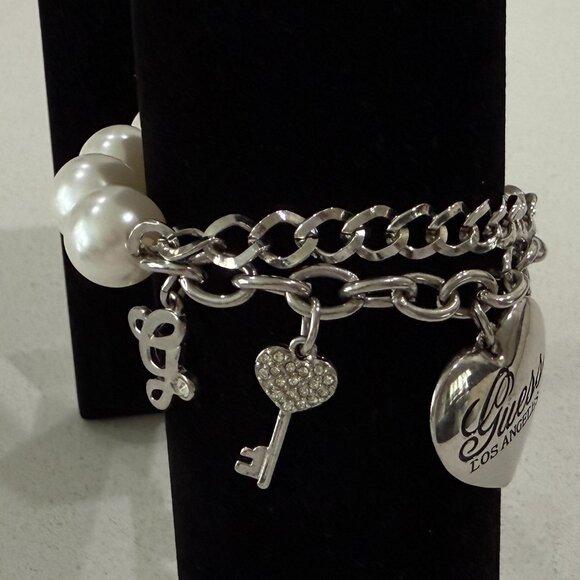 GUESS Los Angeles Faux Pearl Charm Bracelet - Picture 3 of 10